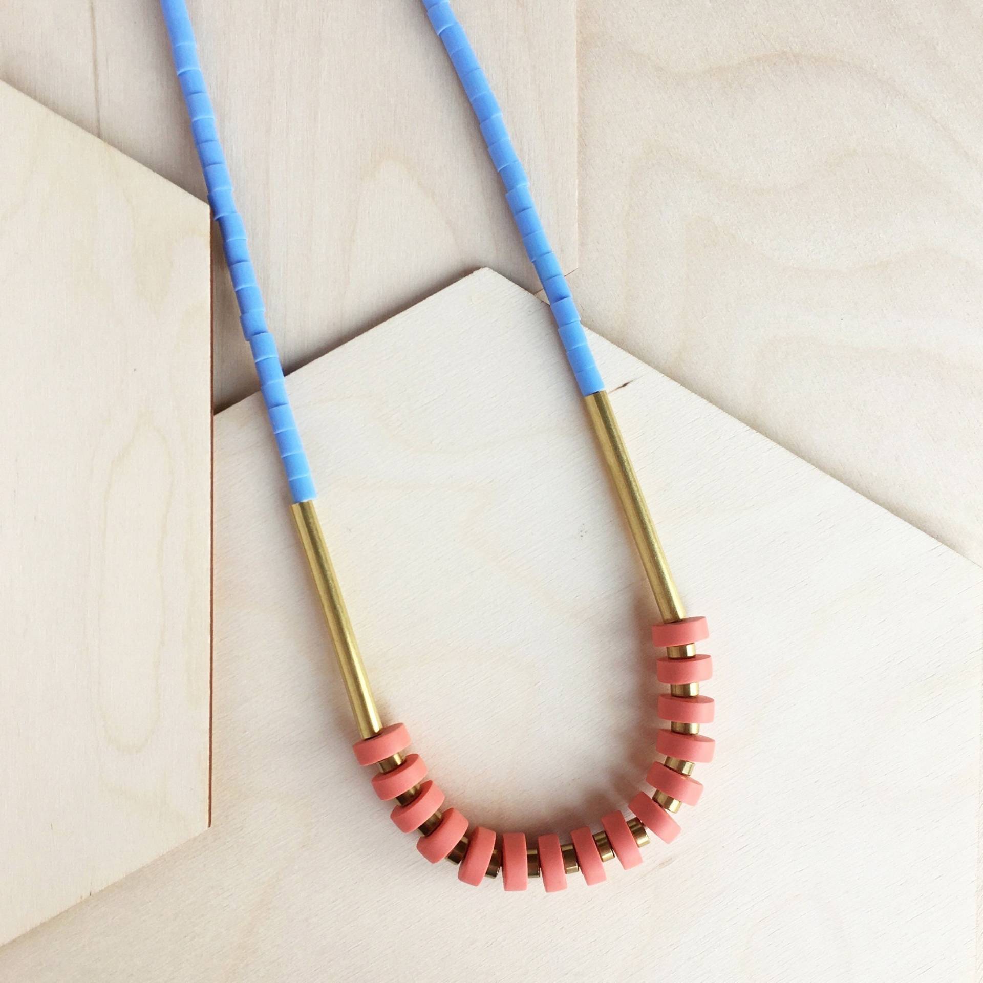 Heishi Halskette, Lachsrosa Und Singrün, Bunte Statement Halskette Heishi Halskette, Lachsrosa Und Singrün, Bunte Statement Halskette von LoelaLoela