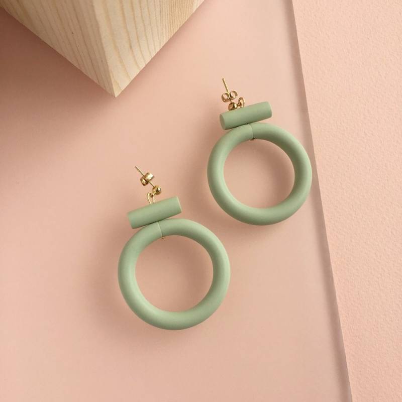 Kreis Ohrringe, Pistaziengrün, Bunte Statement Handgefertigte Ohrringe Kreis Ohrringe, Pistaziengrün, Bunte Statement Handgefertigte Ohrringe von LoelaLoela