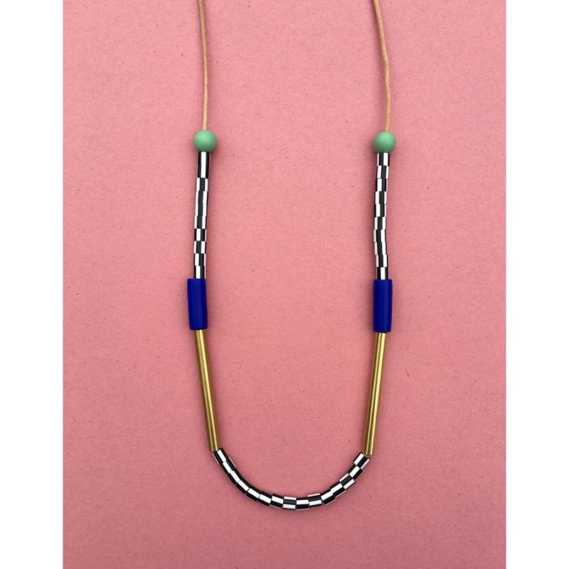 Neue Memphis Halskette in Kobalt Und Mint, Bunte Perlengefädelte Neue Memphis Halskette in Kobalt Und Mint, Bunte Perlengefädelte von LoelaLoela
