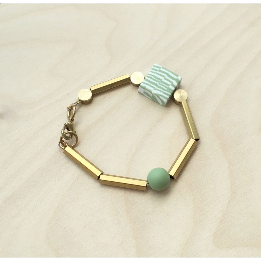 Messing Tube Armband Mint Polymer Clay Akzent Perlen Messing Tube Armband Mint Polymer Clay Akzent Perlen von LoelaLoela