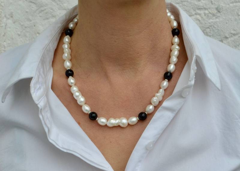 Kette Perle, Onyx, Silber, Weiße Unregelmäßige Perlen, Länge 48 cm Kette Perle, Onyx, Silber, Weiße Unregelmäßige Perlen, Länge 48 cm von Loewenherzschmuck