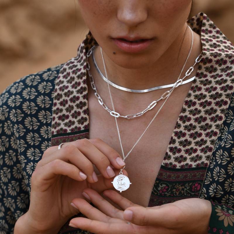 Recycelter Silber-Ixchel-Göttin-Münzen-Anhänger - Knebel-Münzen-Anhänger Boho-Göttin-Münzen-Halskette Handwerklich Gefertigte von LoftAndDaughter