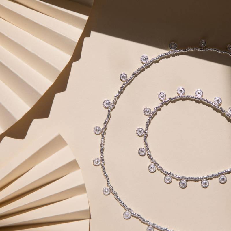Zartes Charm-Armband Aus Sterlingsilber Mit Münzperlen/Zierliches Layering-Armband/Fairer Handel, Ethisch Einwandfrei/Besonderes Geschenk Für Sie von LoftAndDaughter