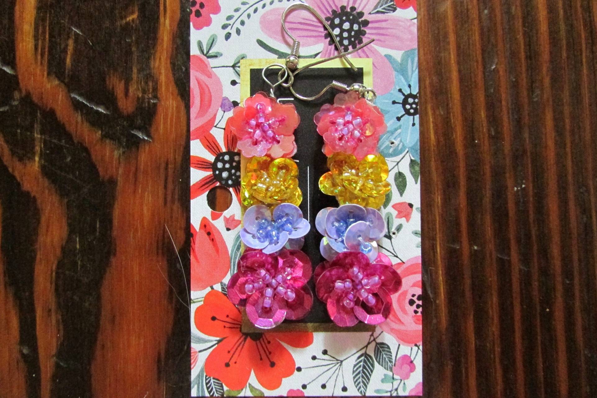Pailletten Blumen Ohrringe Pailletten Blumen Ohrringe von Loganwhitneydesigns