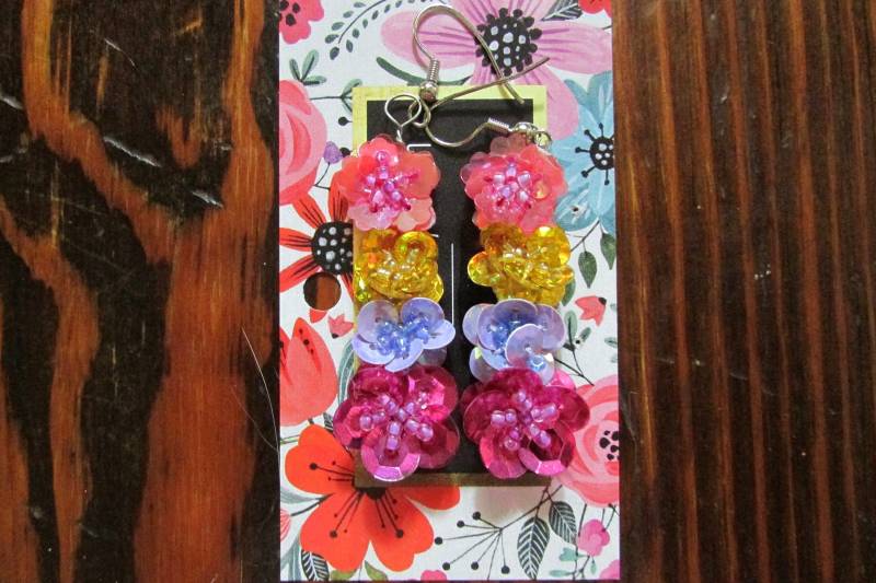 Pailletten Blumen Ohrringe von Loganwhitneydesigns