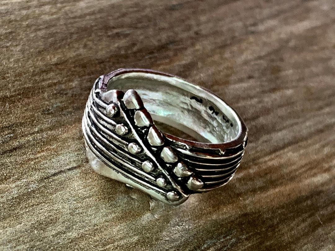 Gitarren Ring, Gitarrist, Geschenke Für Musik Liebhaber, Streicher Bünde Headstock Turning Pegs. Eine Schnur Schlagen Gitarren Ring, Gitarrist, Geschenke Für Musik Liebhaber, Streicher Bünde Headstock Turning Pegs. Eine Schnur Schlagen von LoisWagnerOriginals
