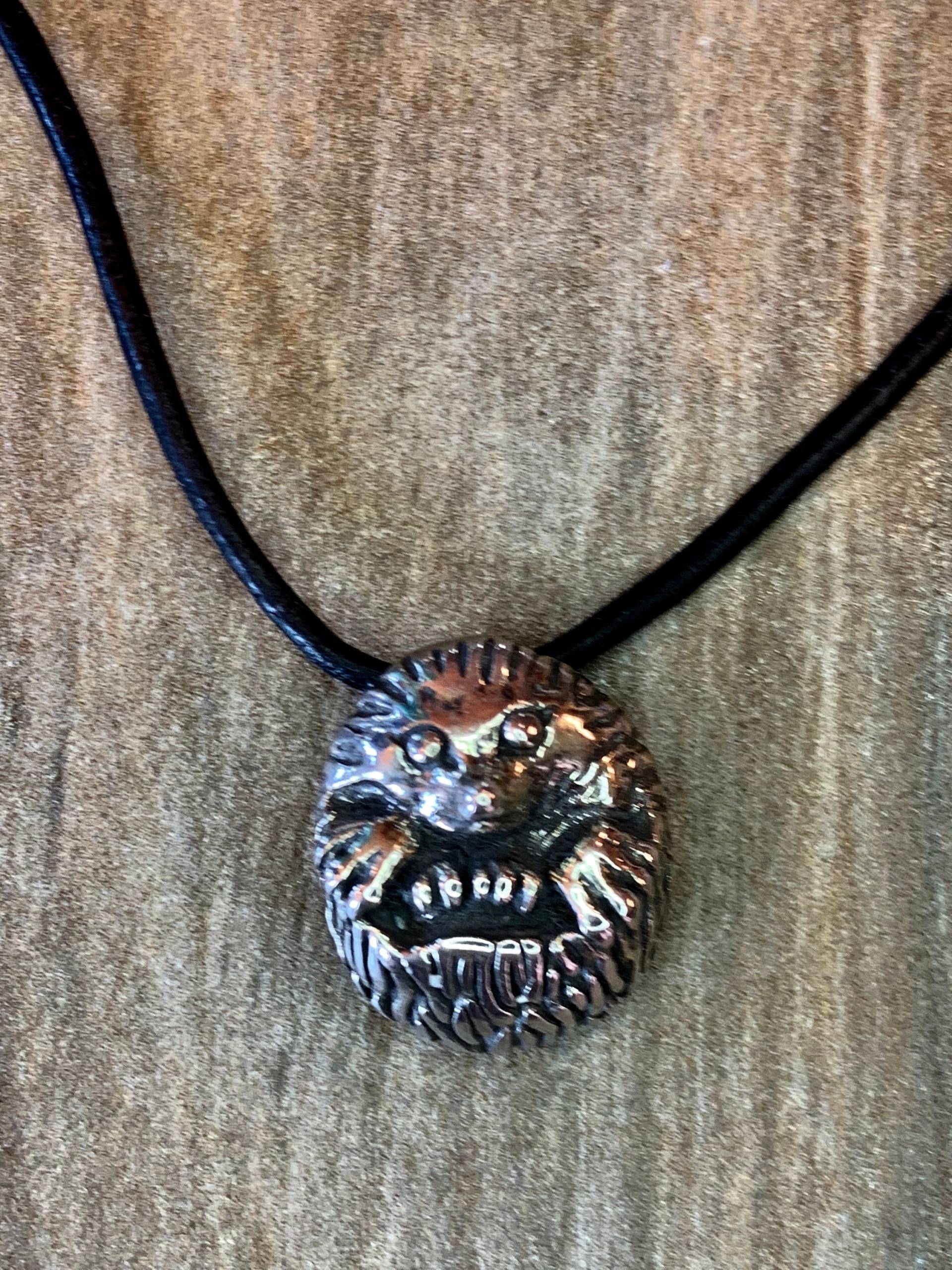 Igel Glück Halskette, Charmanter Schmuck, Symbol Für Reichtum Und Glück, Böses Abwehren, Anziehen, China, Japan Igel Glück Halskette, Charmanter Schmuck, Symbol Für Reichtum Und Glück, Böses Abwehren, Anziehen, China, Japan von LoisWagnerOriginals