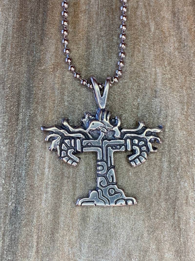 Maya Weltenbaum Halskette, Mächte Des Neuen Lebens, Die Vier Heiligen Richtungen, Alle Lebewesen Miteinander Verbunden. Zusammenkommen Unterwelt Maya Weltenbaum Halskette, Mächte Des Neuen Lebens, Die Vier Heiligen Richtungen, Alle Lebewesen Miteinander Verbunden. Zusammenkommen Unterwelt von LoisWagnerOriginals