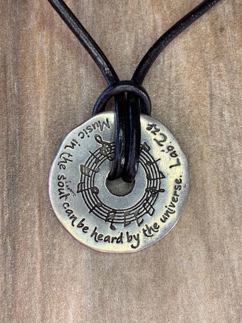 Musik in Der Seele Halskette, Lao Tze, Feiern Musik, Partitur, Geschenke Für Musikliebhaber Musik in Der Seele Halskette, Lao Tze, Feiern Musik, Partitur, Geschenke Für Musikliebhaber von LoisWagnerOriginals