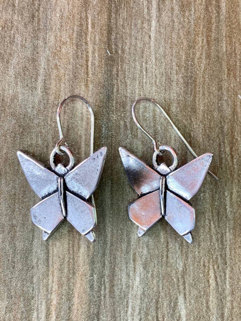 Origami Schmetterling Ohrringe, Symbol Der Transformation, Leichtigkeit Und Freude, Feiern Veränderung, Geschenke Für Sie, Natur Tierliebhaber Origami Schmetterling Ohrringe, Symbol Der Transformation, Leichtigkeit Und Freude, Feiern Veränderung, Geschenke Für Sie, Natur Tierliebhaber von LoisWagnerOriginals