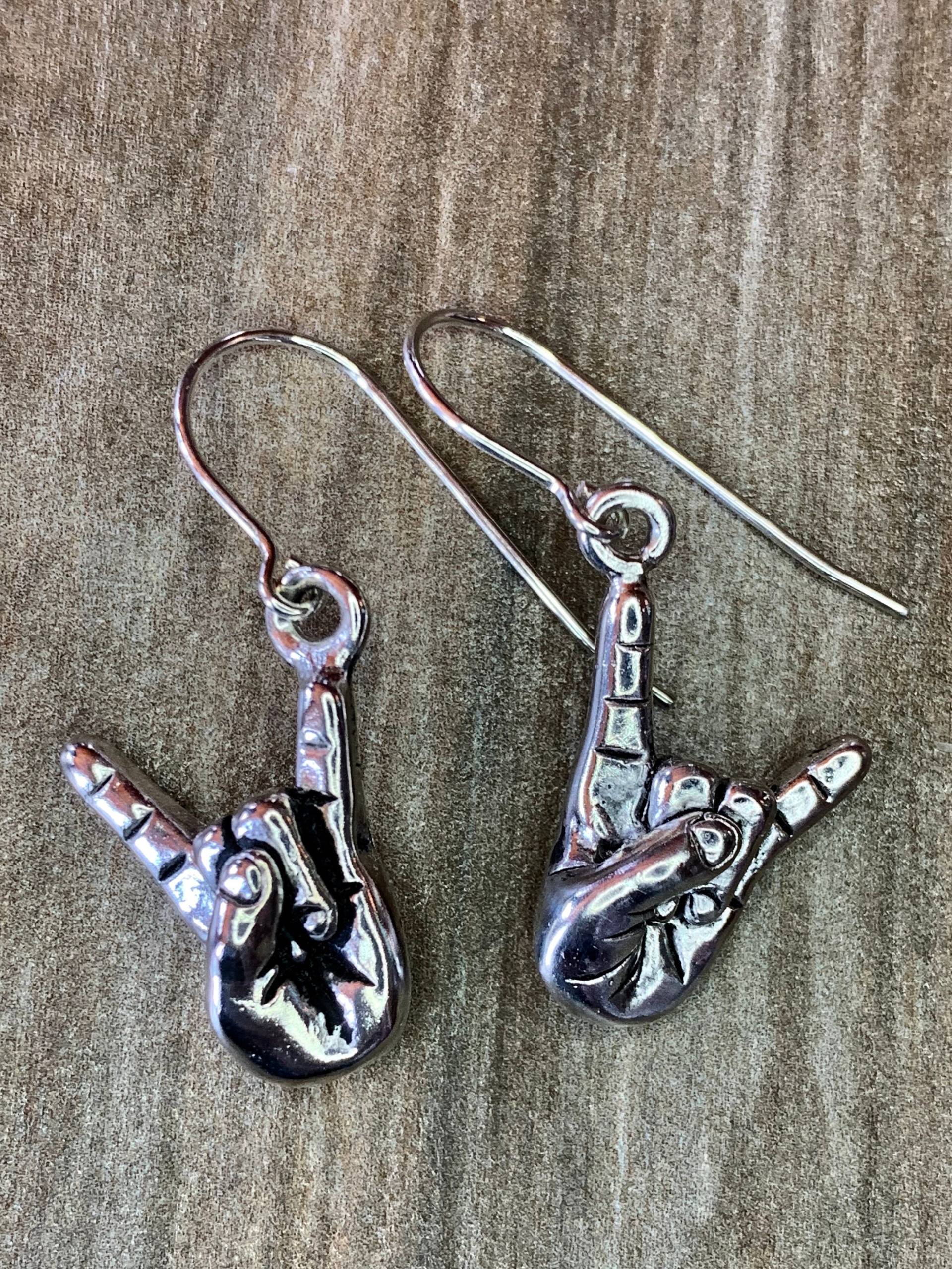 Rock Auf Hand Symbol Ohrringe, Asl & Roll Handgeste Schmuck, Weihnachtsgeschenk, Geschenk Für Musikliebhaber, Gebärdensprache Rock Auf Hand Symbol Ohrringe, Asl & Roll Handgeste Schmuck, Weihnachtsgeschenk, Geschenk Für Musikliebhaber, Gebärdensprache von LoisWagnerOriginals