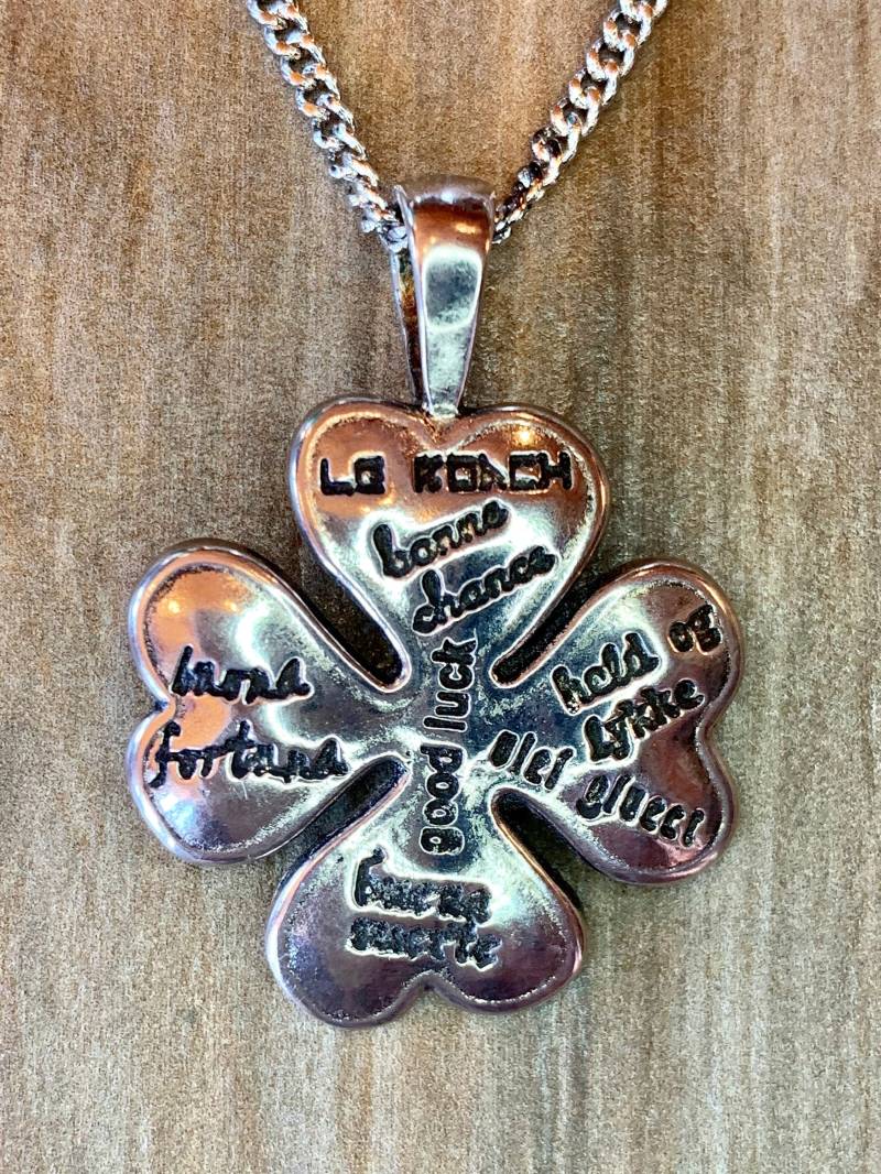 Universelle Glückskette, Feiern, Vierblättriges Kleeblatt, Mehrere Sprachen, Geschenke Für Sie Universelle Glückskette, Feiern, Vierblättriges Kleeblatt, Mehrere Sprachen, Geschenke Für Sie von LoisWagnerOriginals