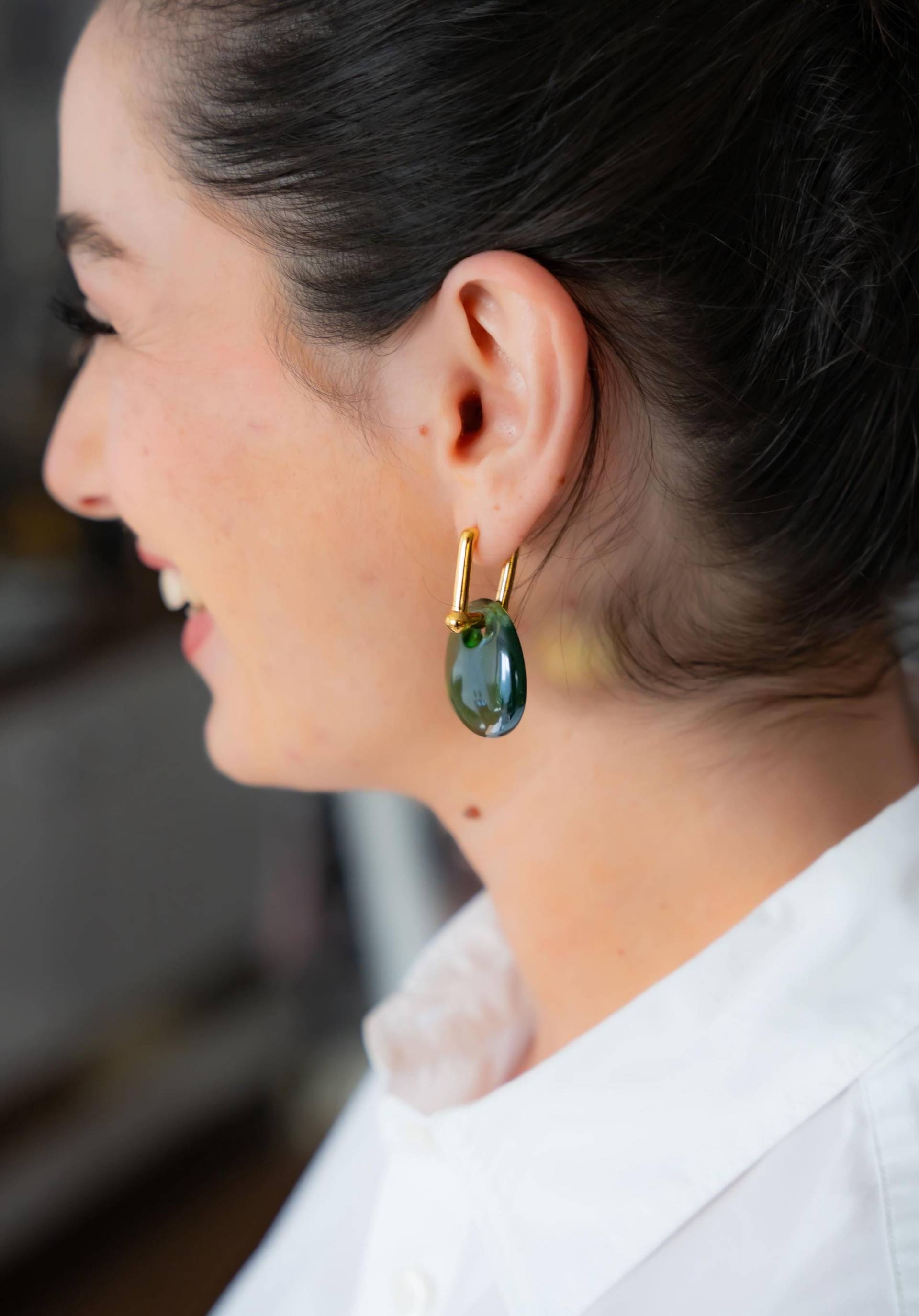 Handgemachte Vergoldete Grüne Acryltropfen Ohrringe Handgemachte Vergoldete Grüne Acryltropfen Ohrringe von LokkumDesign