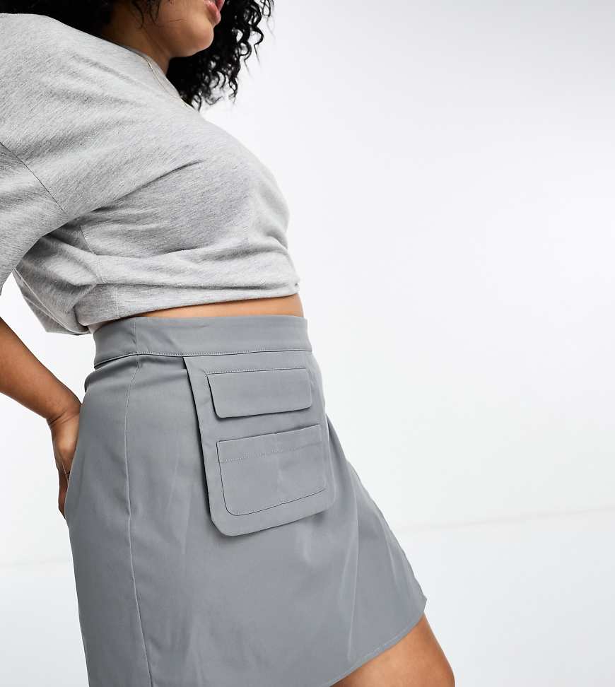 Lola May Plus - Utility-Minirock in Anthrazit-Grau Lola May Plus - Utility-Minirock in Anthrazit-Grau von Lola May Curve