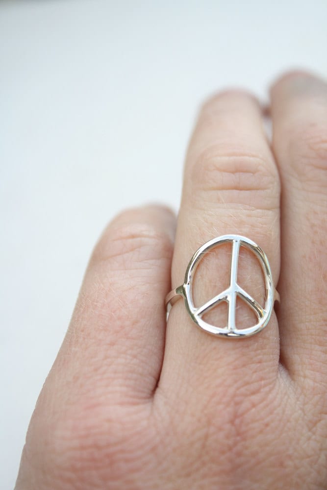Zarter Silber Ring/Peace Zeichen Boho von LolaAndCash