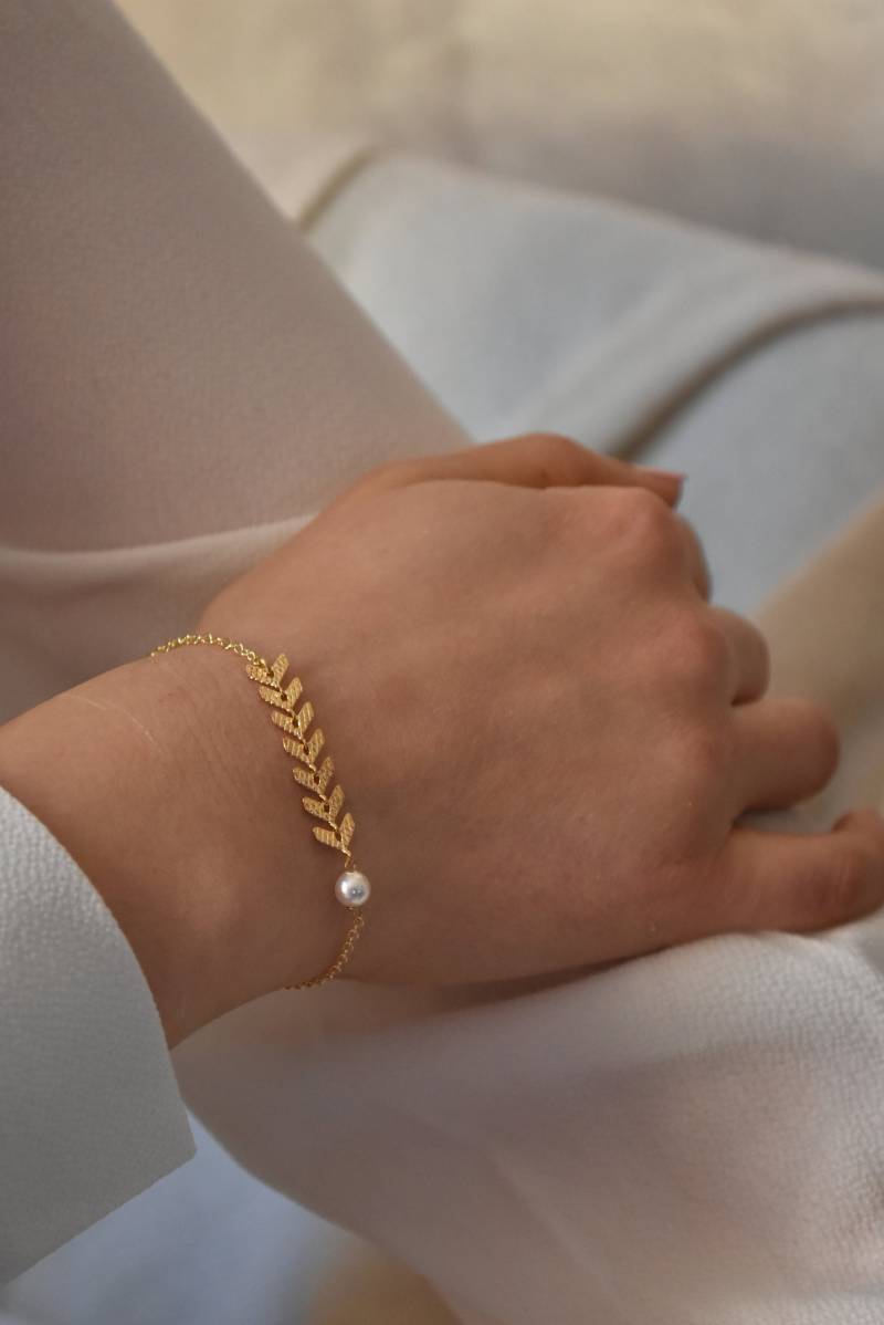 Oly - Goldenes Brautarmband Mit Cob-Kette Und Perlmuttperle Boho-Hochzeitsschmuck Oly - Goldenes Brautarmband Mit Cob-Kette Und Perlmuttperle Boho-Hochzeitsschmuck von LolaFramboisebijoux