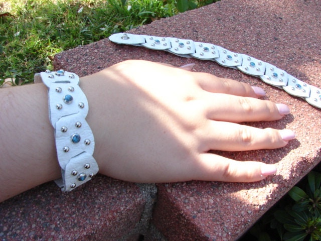 Lederarmband Für Frauen, Handgemachtes Lederarmband, Manschette Lederarmband Für Frauen, Handgemachtes Lederarmband, Manschette von LolaStageBoutique