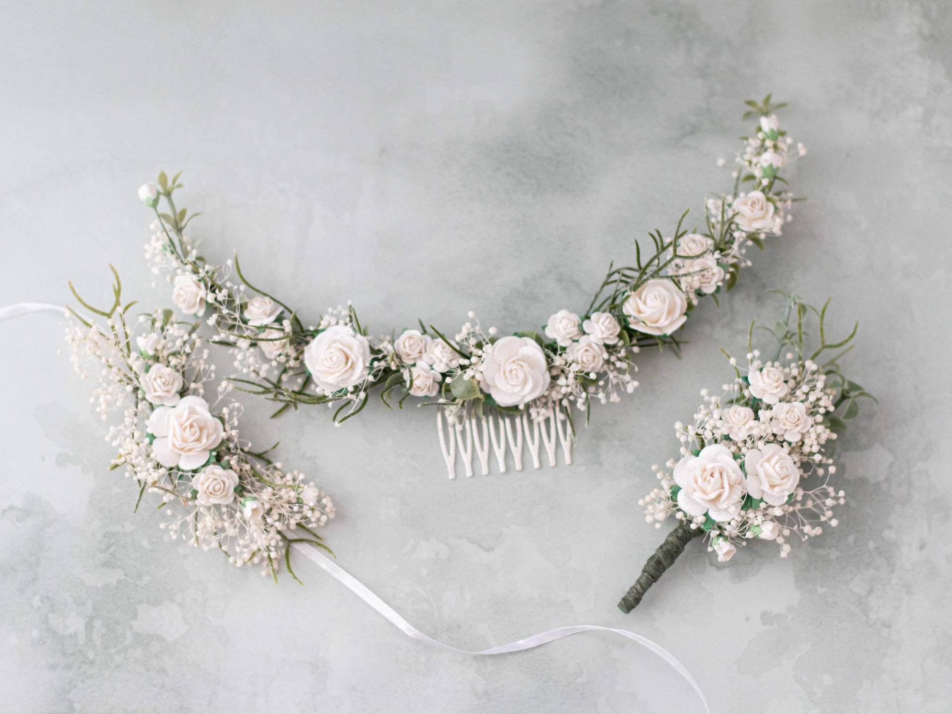 Blumenschmuck Für Hochzeit, Haarkamm Braut Und Boutonniere Bräutigam, Armband Brautjungfern, Rustikale Anstecknadel Mit Blumen Blumenschmuck Für Hochzeit, Haarkamm Braut Und Boutonniere Bräutigam, Armband Brautjungfern, Rustikale Anstecknadel Mit Blumen von LolaWhiteShop