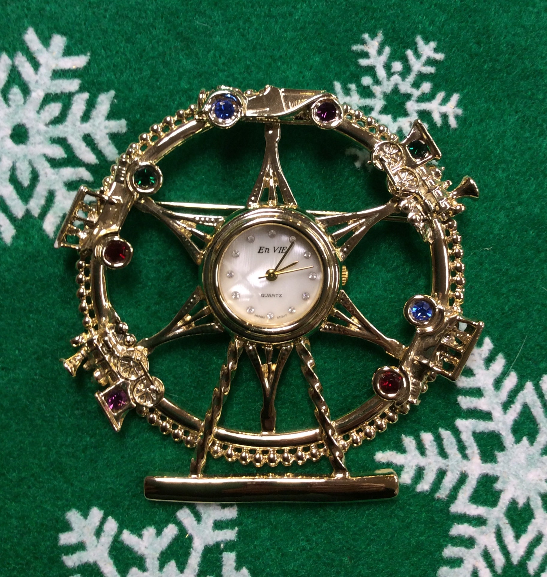 Silvester Zeit Für Neue Brosche Transport Thema Mit Wickelbar Uhr Vintage Silvester Zeit Für Neue Brosche Transport Thema Mit Wickelbar Uhr Vintage von LolasAntiques