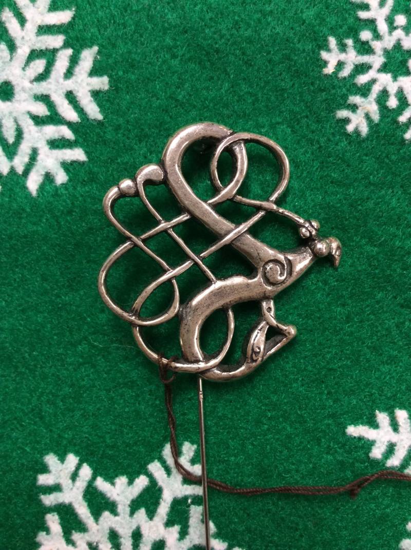 Vintage Wikinger Stil Brosche Sterling Silber 925 Vintage Wikinger Stil Brosche Sterling Silber 925 von LolasAntiques
