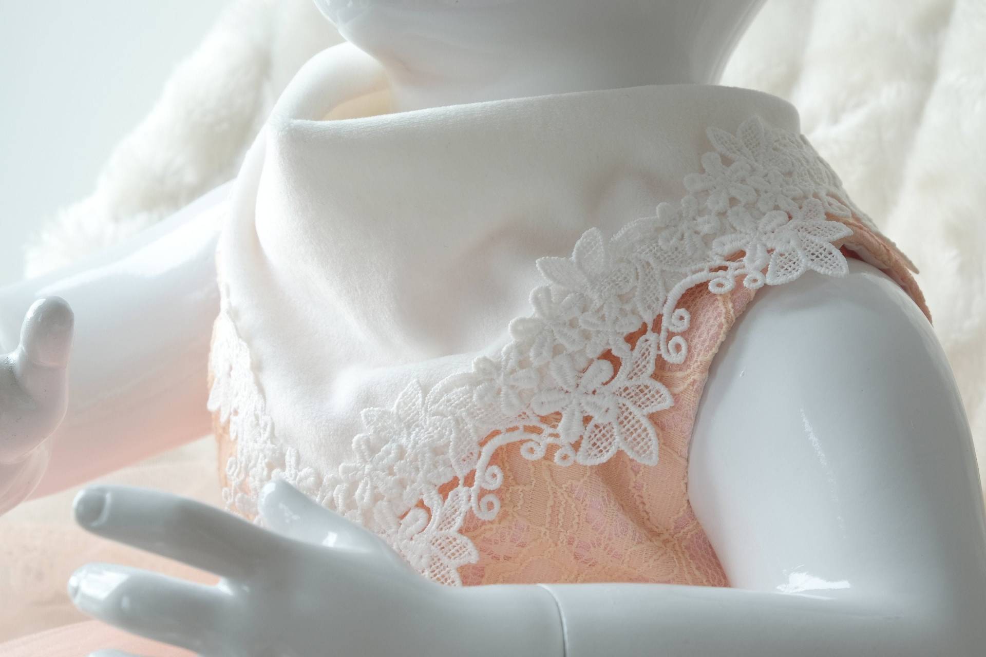 Dreieckstuch Babyjacke Taufmütze Jacke Bolerojäckchen Taufset Bolefo von LoliweKids