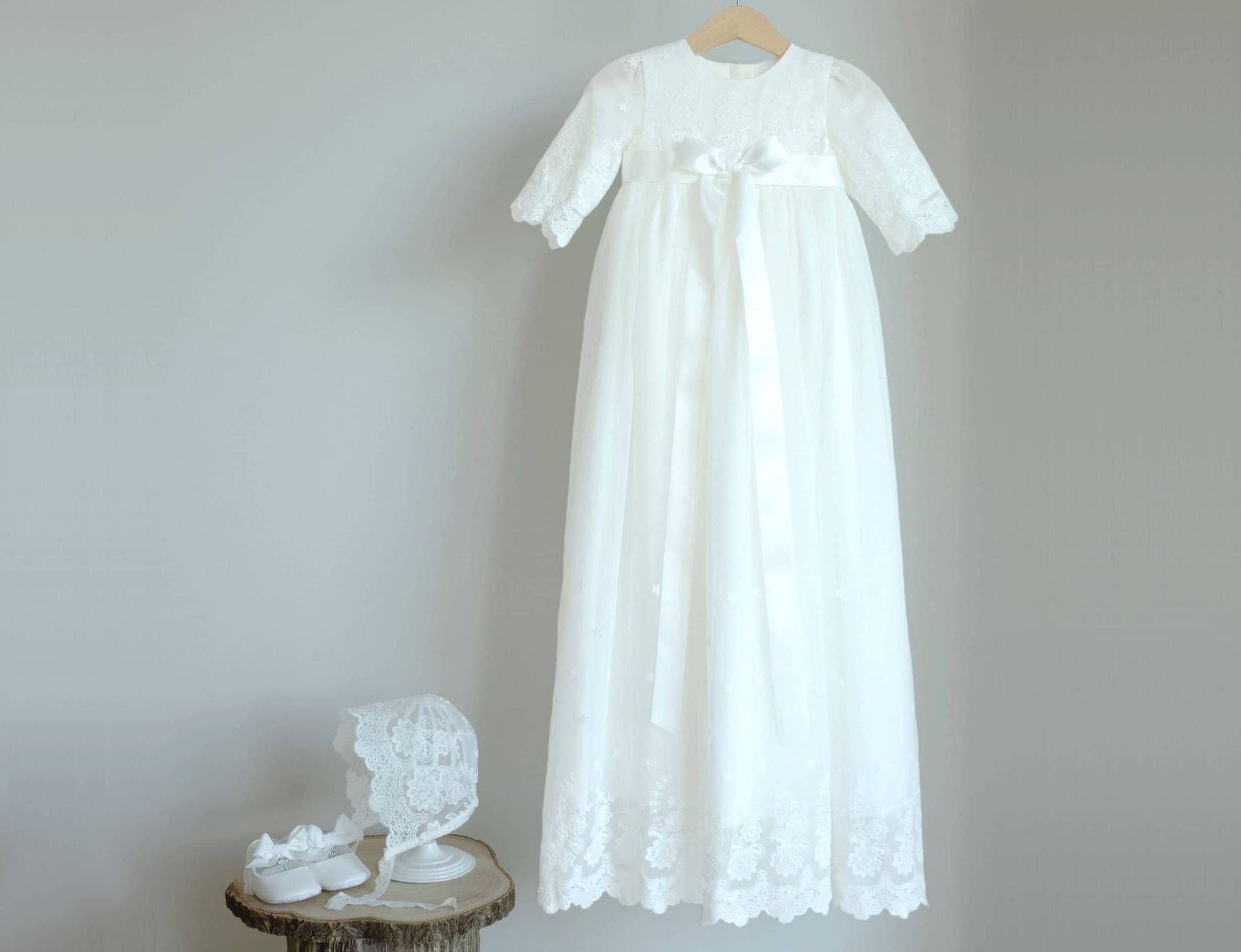 Midori 100% Maßanfertigung 2Tlg Taufkleid Familienkleid Mütze von LoliweKids