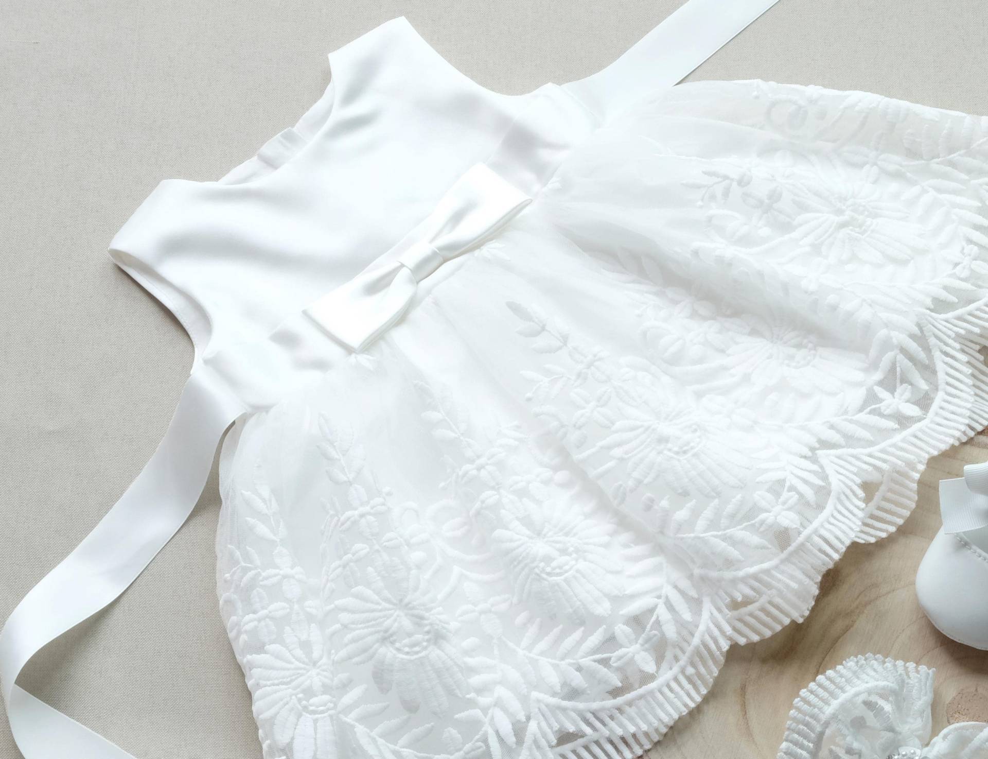 Olia Taufkleid Festkleid Mädchenkleid Babykleid von LoliweKids