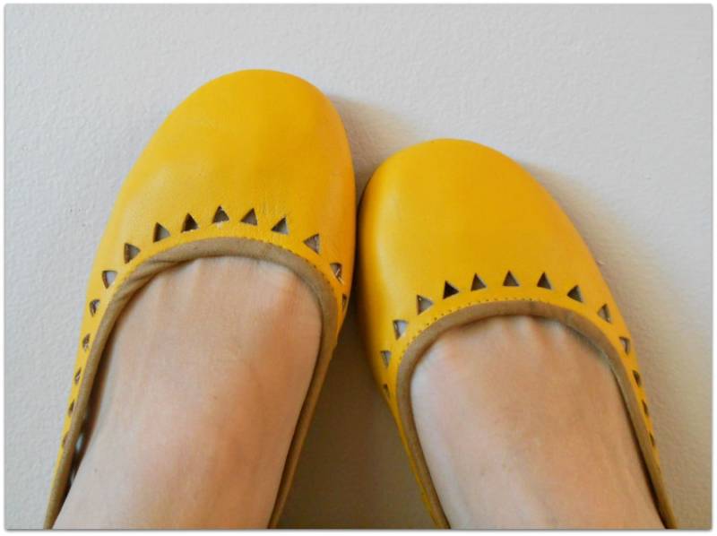 Senffarben Leder Ballerinas Damen Cut-Out Schuhe von Lolliette