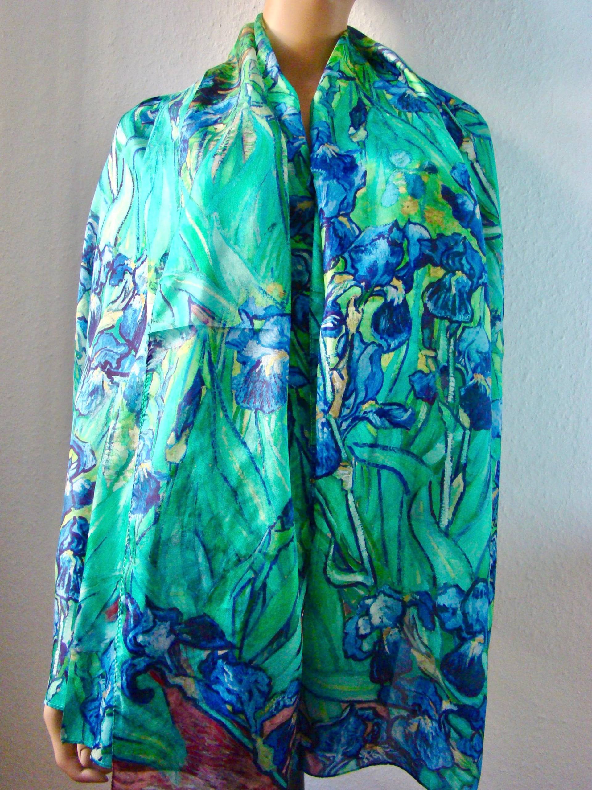 Schal/Tuch Mit Floralem Print in Blau/Grün 100 % Seide 110 X 180 cm Schal/Tuch Mit Floralem Print in Blau/Grün 100 % Seide 110 X 180 cm von LolloPazollo