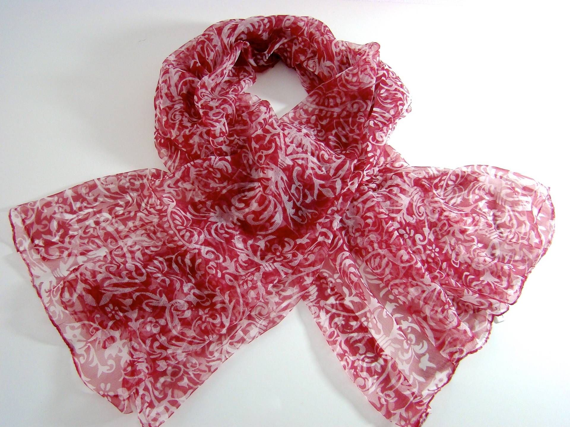 Schal/Tuch Rot/Weiße Ornamentik 100 % Seide/Chiffon 105 X 160 Schal/Tuch Rot/Weiße Ornamentik 100 % Seide/Chiffon 105 X 160 von LolloPazollo