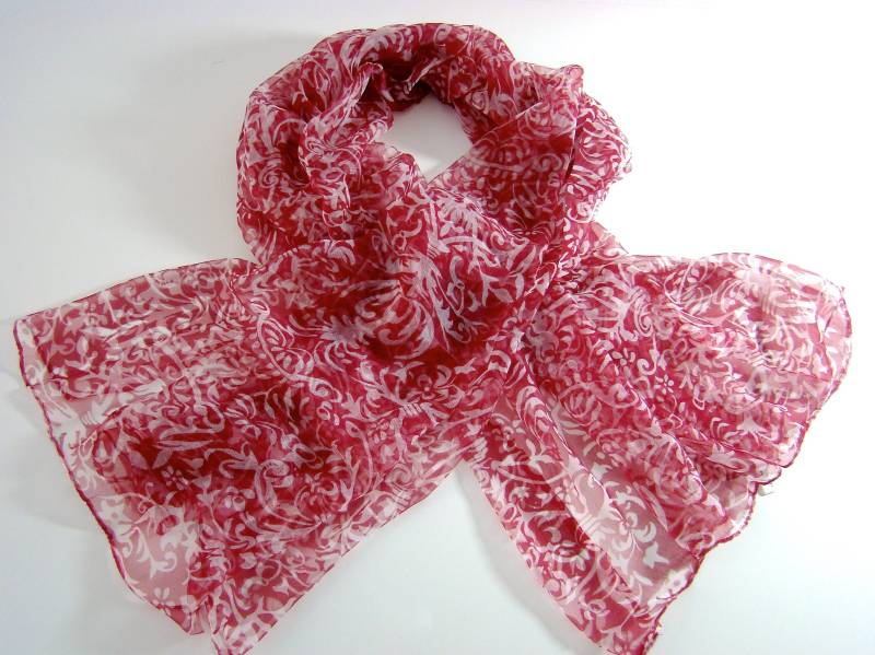 Schal/Tuch Rot/Weiße Ornamentik 100 % Seide/Chiffon 105 X 160 Schal/Tuch Rot/Weiße Ornamentik 100 % Seide/Chiffon 105 X 160 von LolloPazollo