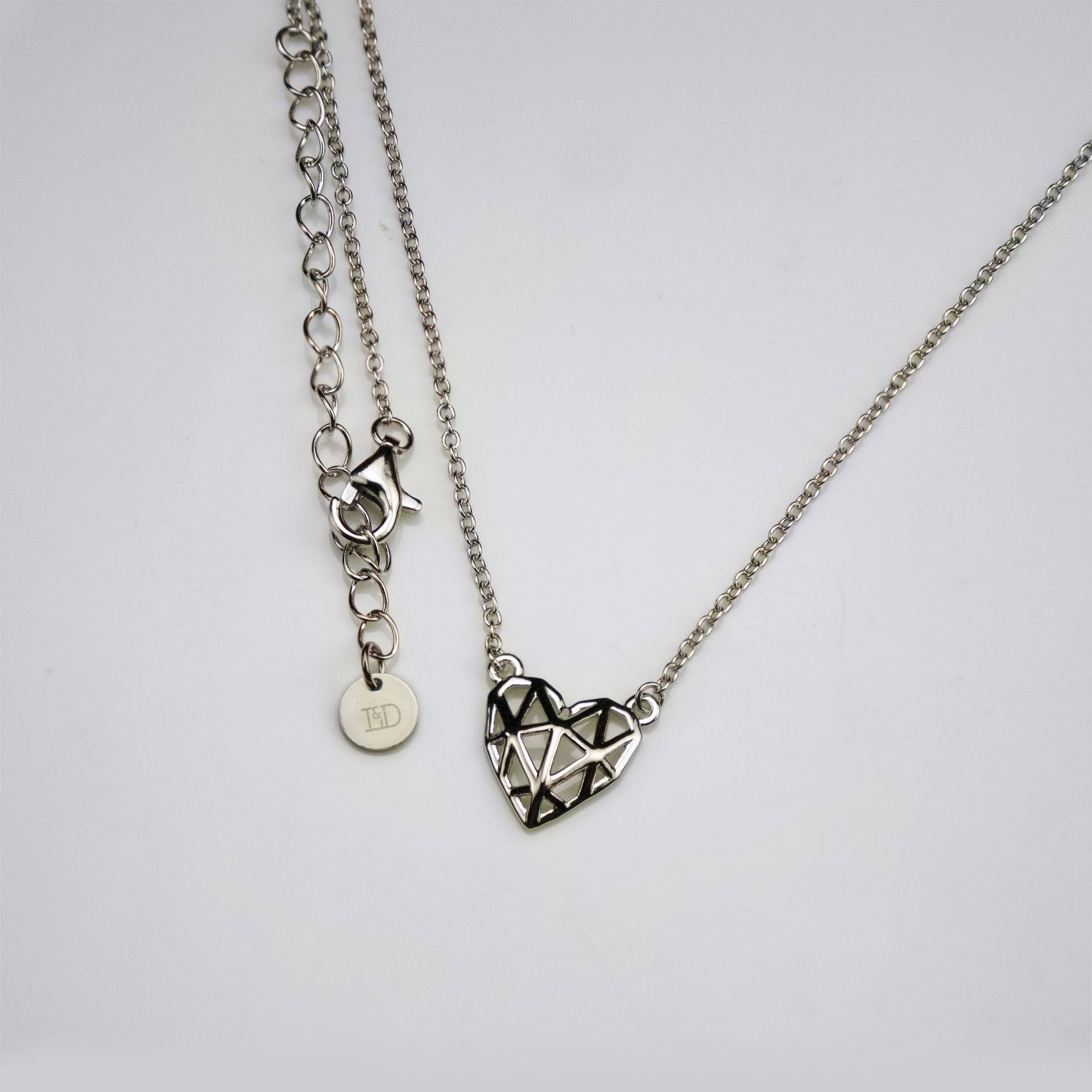 Mini Silber Geo-Herz Halskette von LollyandDolly