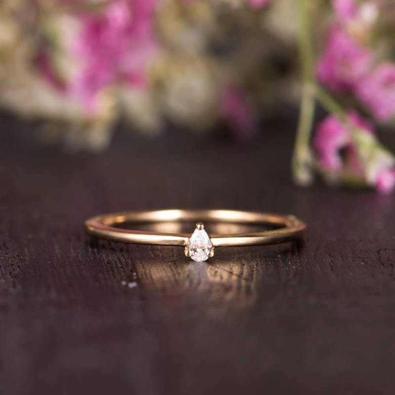 Birnenförmiger Diamantring Solid Gold Verlobungsring Minimalist Solitär Braut Hochzeit Jahrestag Geschenk Versprechen Frauen Ring April Birthstone von Lomantic