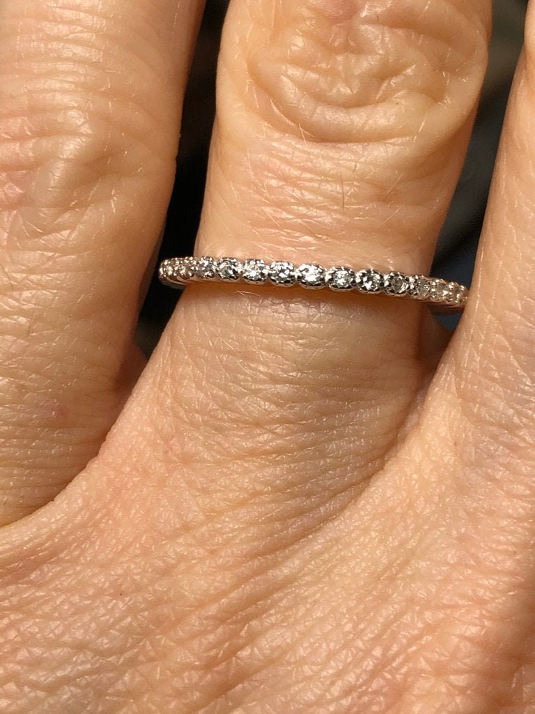 Natürlicher Weißer Topas Full Eternity Ehering-stapelring von LombardoJewelry