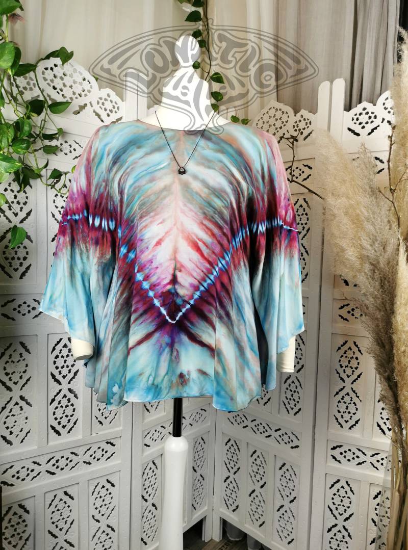 Gravitiy Ice Dye Batik Tunika/Poncho in Strawberry Sky von LonaticDyes