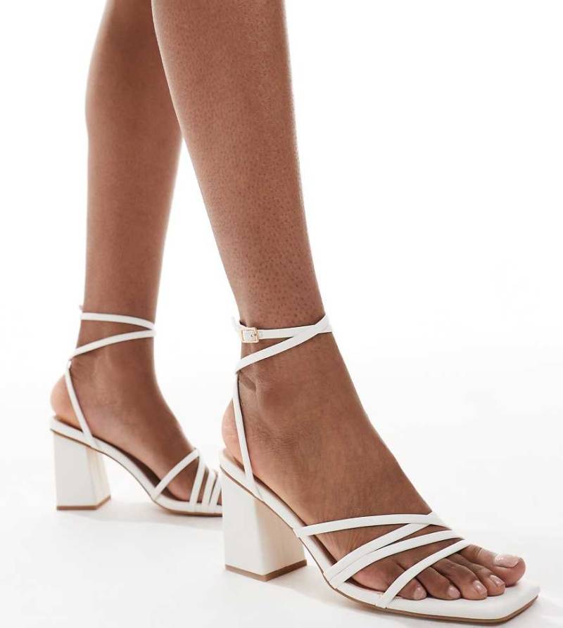 London Rebel - Audry - Riemchensandalen in Weiß mit Blockabsatz, weite Passform von London Rebel Wide Fit