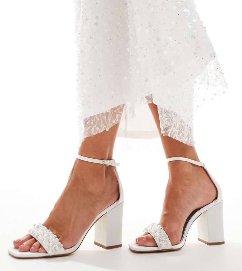 London Rebel - Polly - Schuhe in Elfenbein mit Verzierung, weite Passform-Weiß von London Rebel Wide Fit