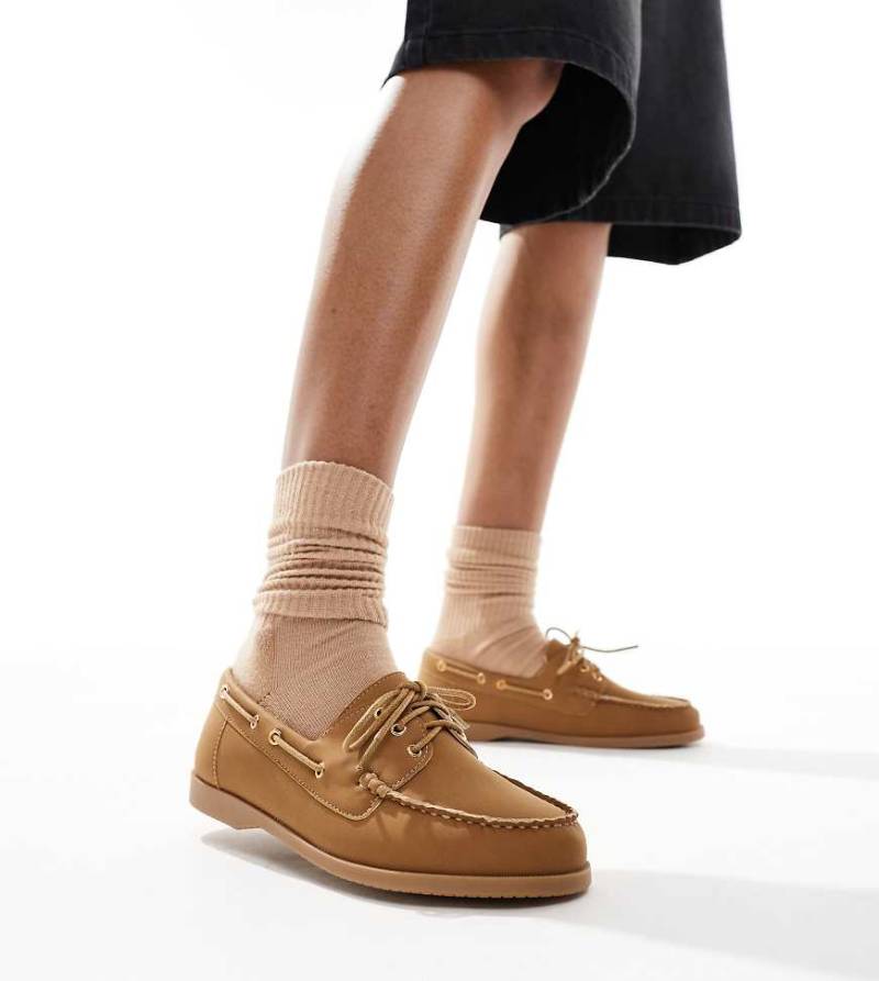 London Rebel Wide Fit - Bootsschuhe zum Schnüren in Braun, weite Passform von London Rebel Wide Fit