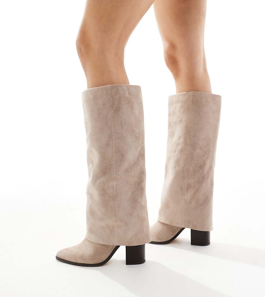 London Rebel Wide Fit - Elena - Kniehohe Stiefel in Taupe mit Umschlag, weite Passform-Neutral von London Rebel Wide Fit