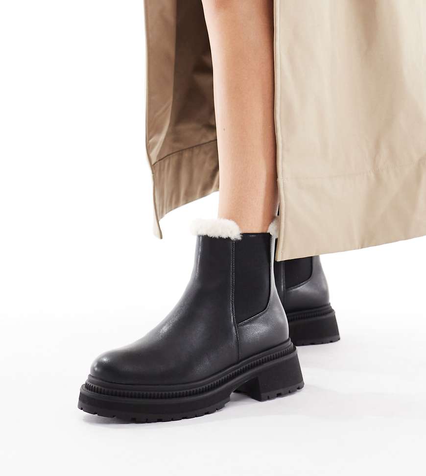 London Rebel Wide Fit - Emma - Chelsea-Stiefel in Schwarz mit dicker Sohle und Futter aus Teddyplüsch, weite Passform von London Rebel Wide Fit