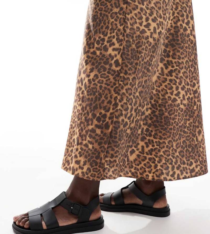 London Rebel Wide Fit - Hattie - Riemensandalen in Schwarz, weite Passform von London Rebel Wide Fit