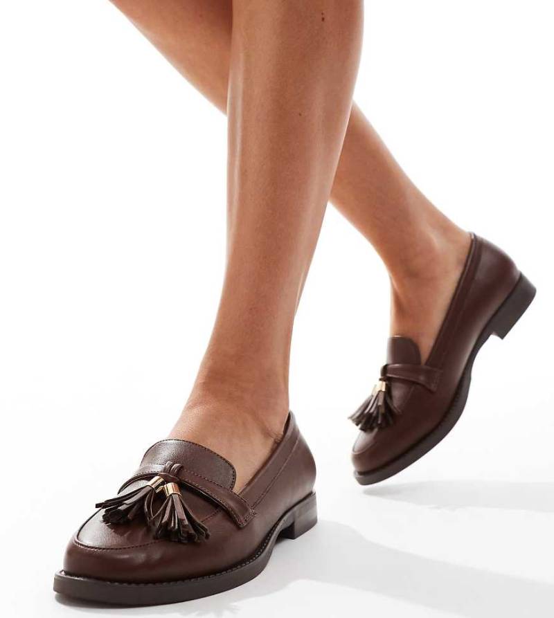 London Rebel Wide Fit - Katy - Flache Schuhe in Braun mit weiter Passform von London Rebel Wide Fit