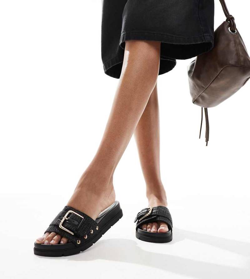 London Rebel - Wide Fit - Sandalen in Schwarz aus Bast mit Schnallen- und Nietendetails, weite Passform von London Rebel Wide Fit