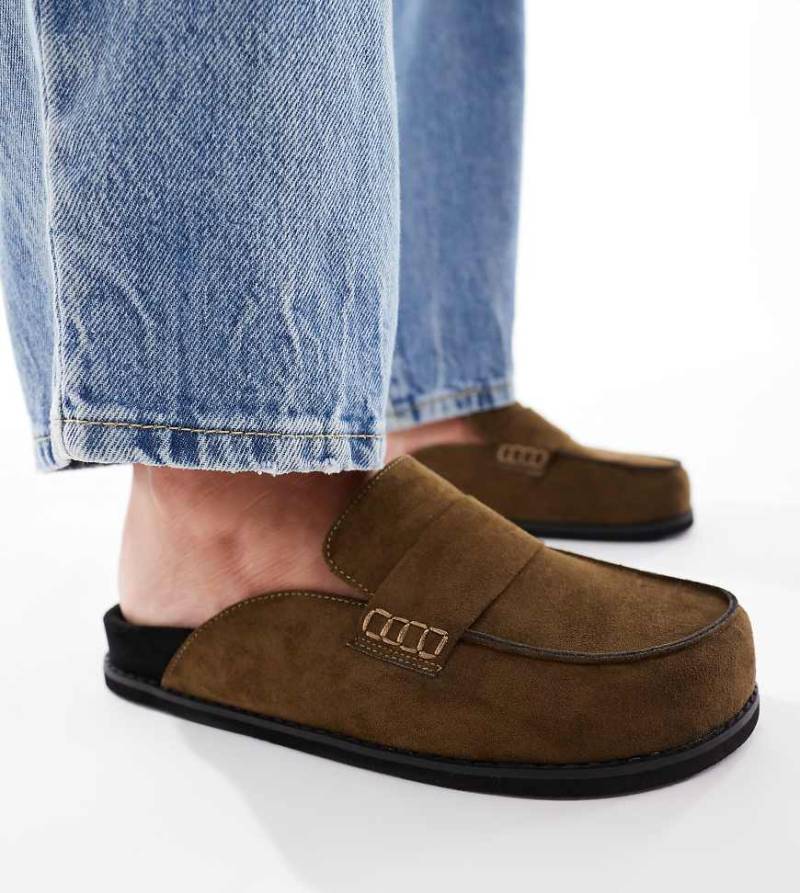 London Rebel Wide Fit - Violet - Slip-on-Mules in Olivgrün aus Wildlederimitat von London Rebel Wide Fit