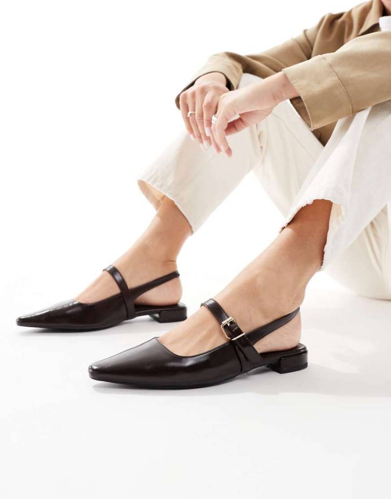 London Rebel - Luna - Spitze Schuhe in Dunkelbraun mit Fersenriemchen von London Rebel