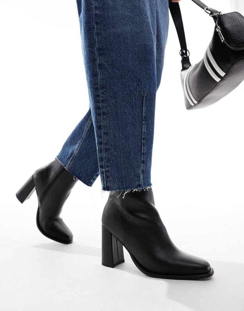 London Rebel - Maddie - Ankle-Boots in Schwarz mit Blockabsatz von London Rebel