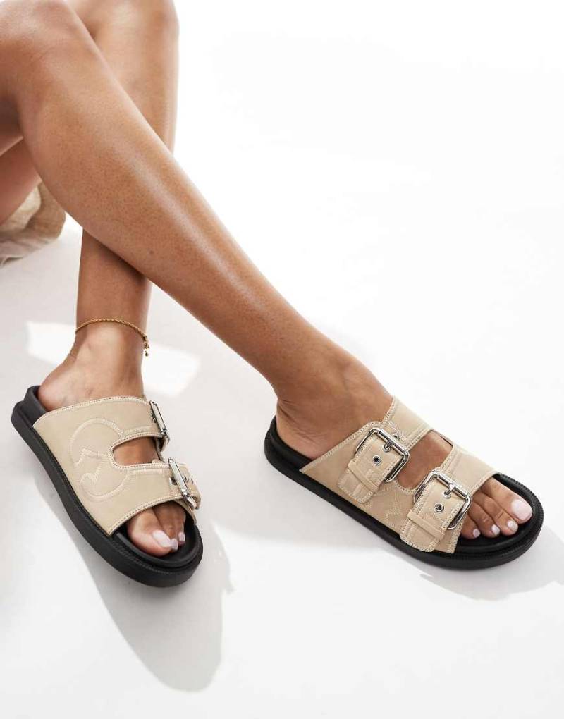 London Rebel - Sandalen in Taupe mit zwei Riemen und Schnallendetail-Braun von London Rebel