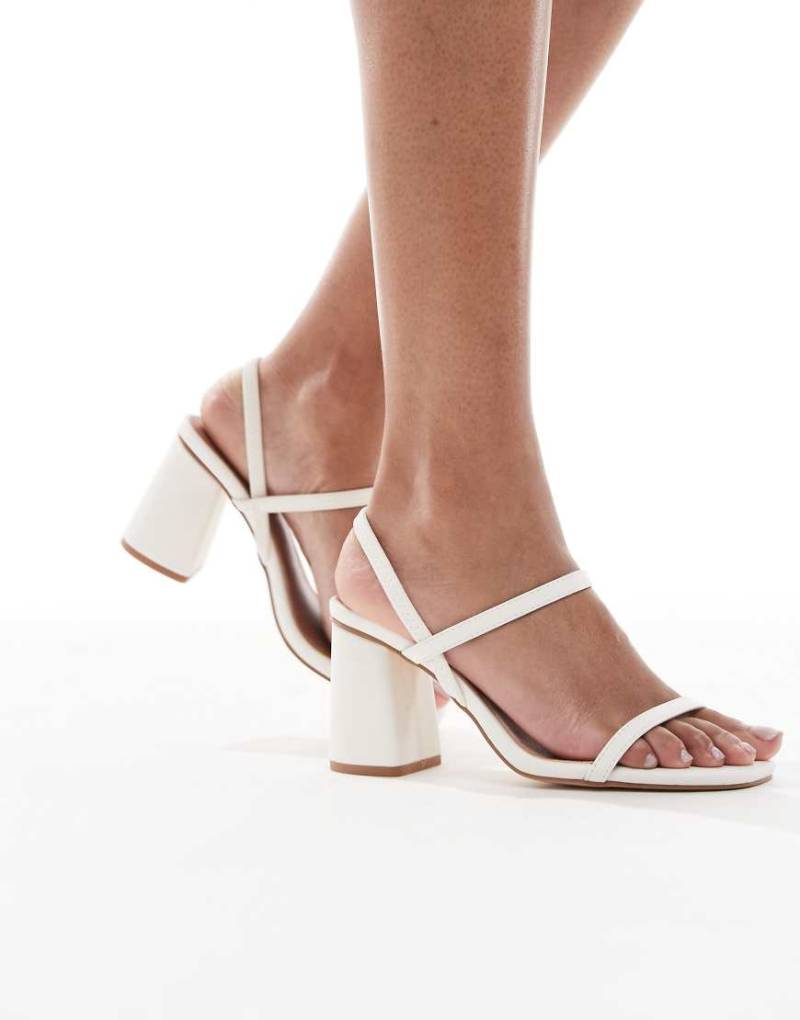 London Rebel - Sandalen in Weiß mit Blockabsatz von London Rebel