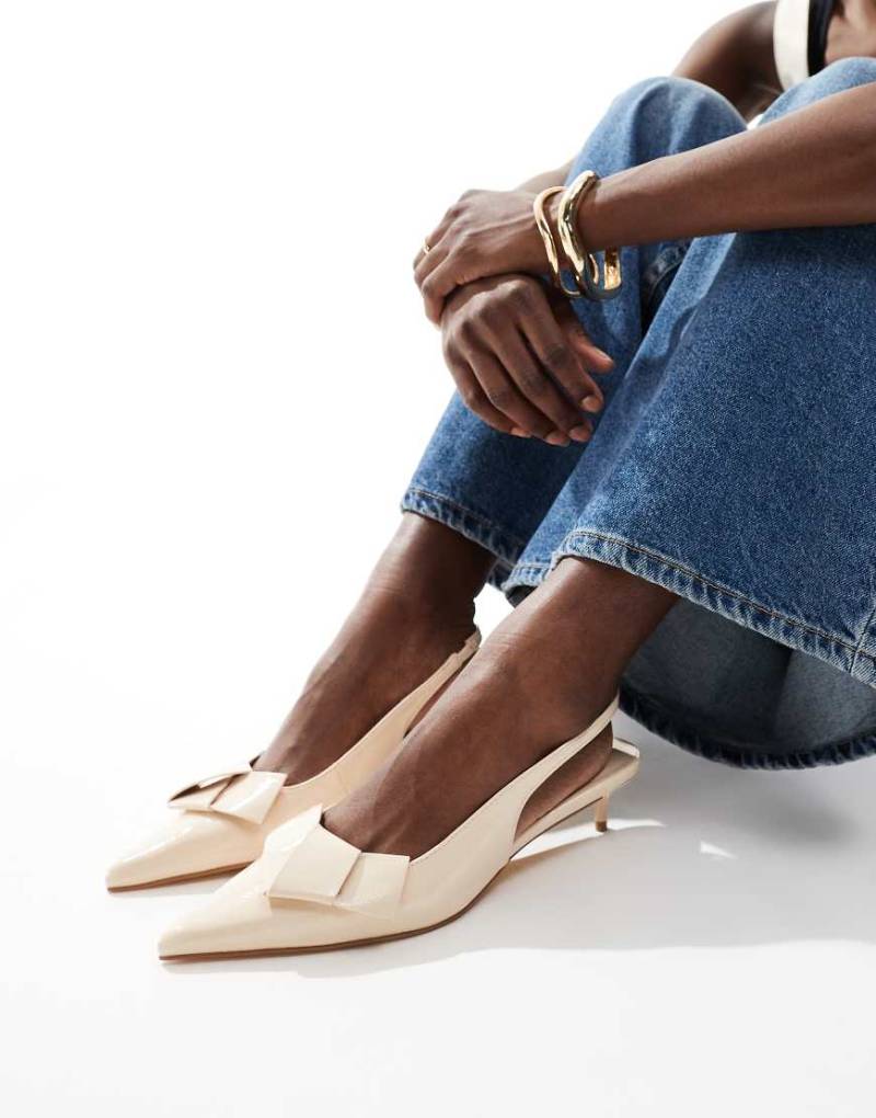 London Rebel - Slingback-Schuhe in roter Lackoptik mit Schleifendetail und Pfennigabsatz, weite Passform-Weiß von London Rebel