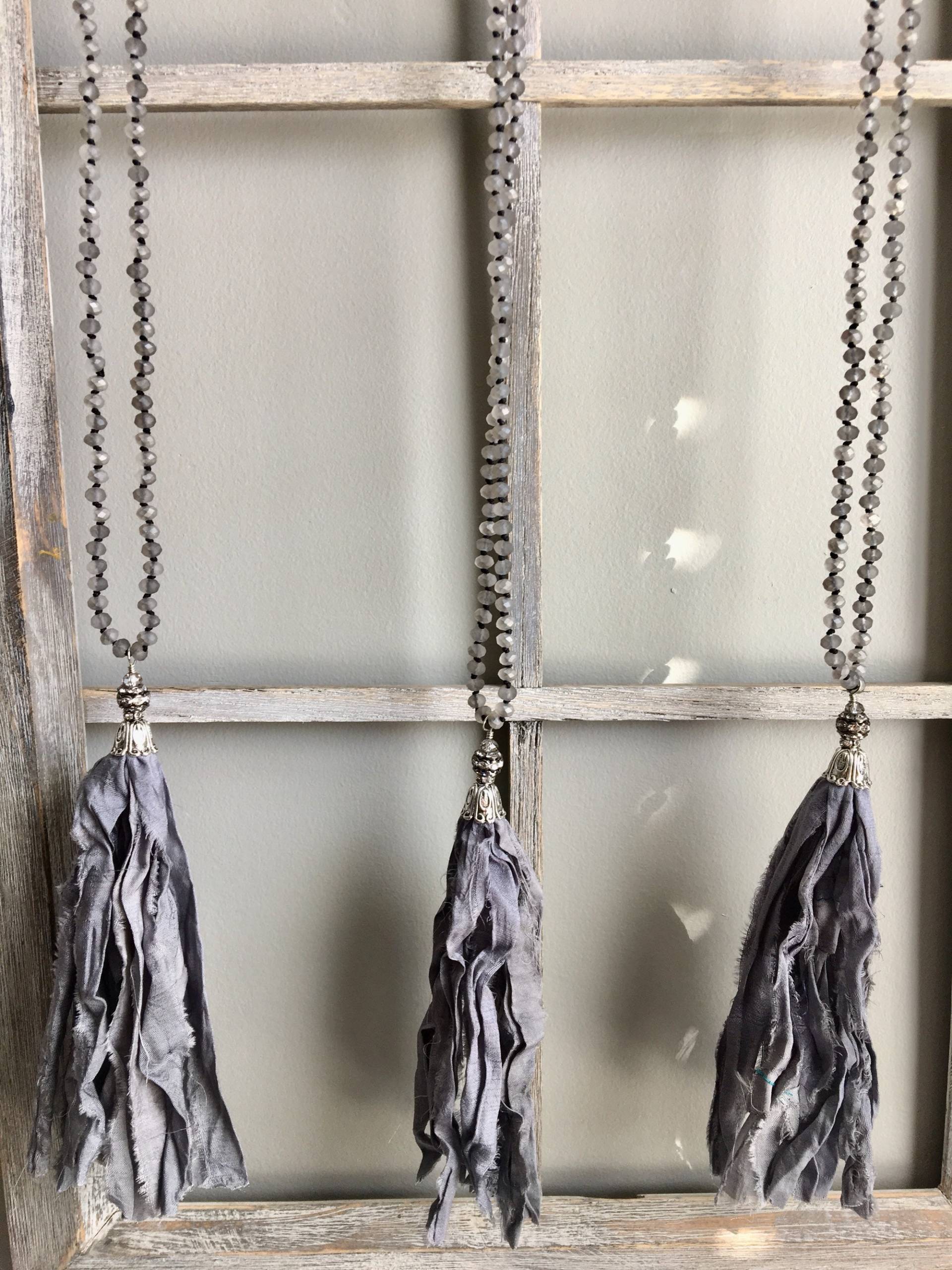 Boho Seide Sari Quaste Halskette Boho Seide Sari Quaste Halskette von LondonAmayaJewelry